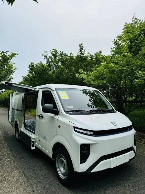 UV 长途自驾冰镇饮料随时享用K8凯发登